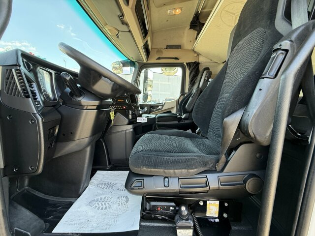 Sattelzugmaschine Mercedes-Benz Actros 1845 LS SZM 4x2 Kipphydraulik Retarder: das Bild 13 Sattelzugmaschine Mercedes-Benz Actros 1845 LS SZM 4x2 Kipphydraulik Retarder: das Bild 13