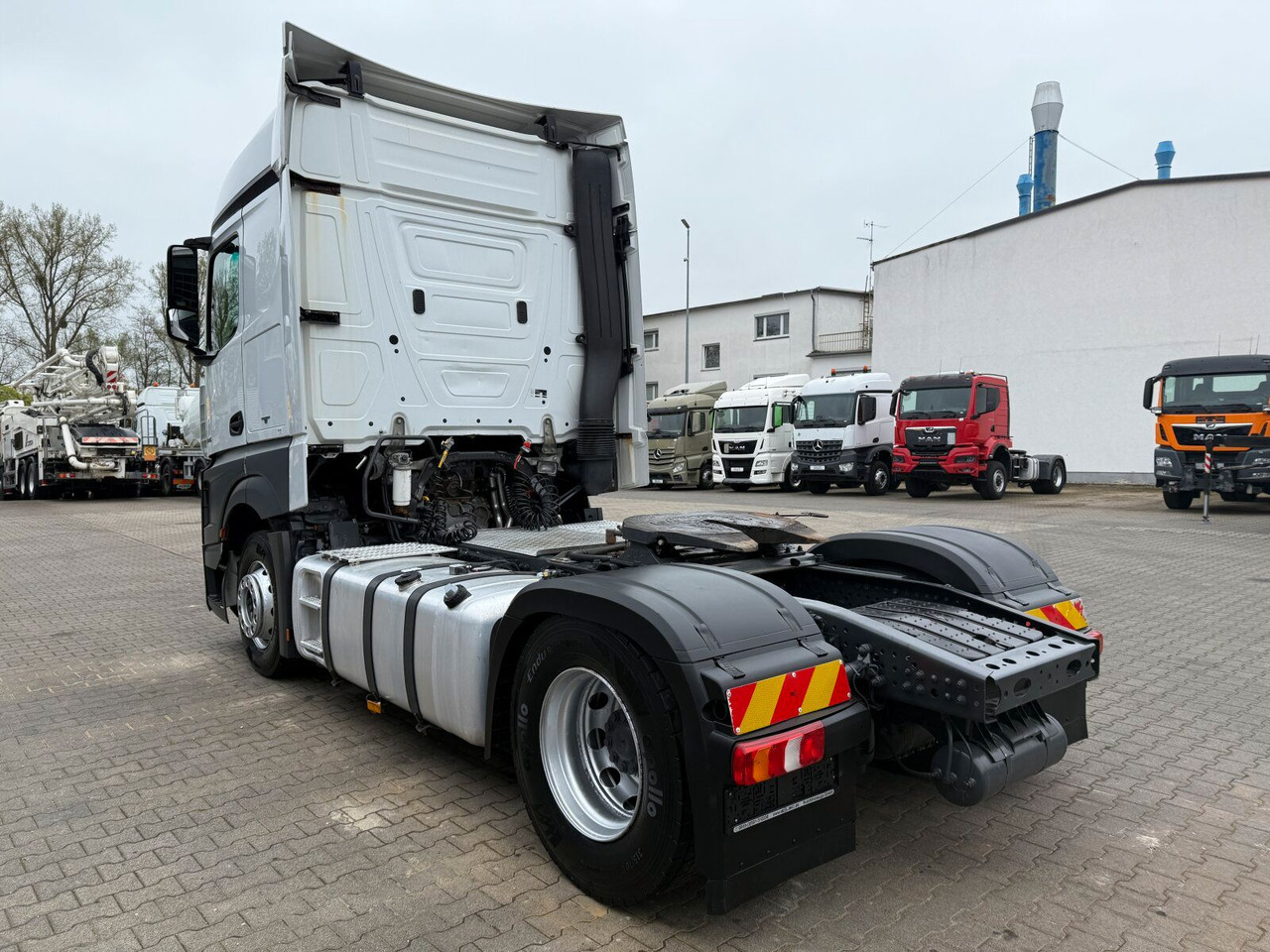Mercedes-Benz Actros 1845 SZM 4x2 Retarder Kipphydraulik - Sattelzugmaschine: das Bild 5 Mercedes-Benz Actros 1845 SZM 4x2 Retarder Kipphydraulik - Sattelzugmaschine: das Bild 5