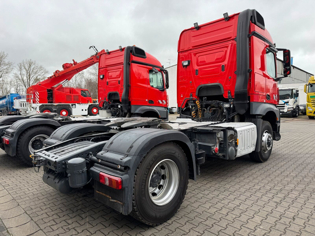 Mercedes-Benz Arocs 1845 LS 4x4 HAD *Kipphyd. Euro6 Blatt/Luft - Sattelzugmaschine: das Bild 3 Mercedes-Benz Arocs 1845 LS 4x4 HAD *Kipphyd. Euro6 Blatt/Luft - Sattelzugmaschine: das Bild 3