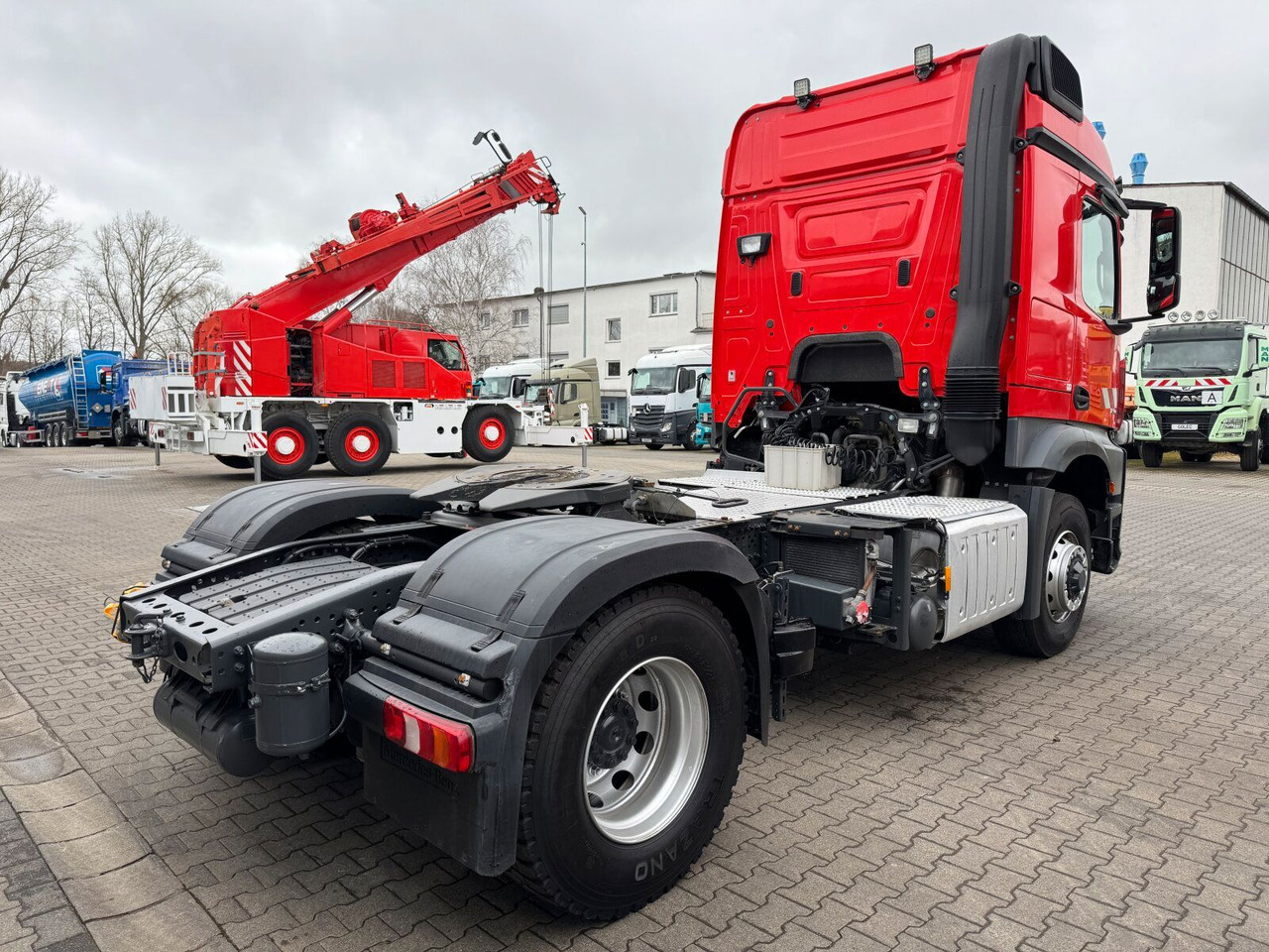 Mercedes-Benz Arocs 1845 LS 4x4 HAD *Kipphyd. Euro6 Blatt/Luft - Sattelzugmaschine: das Bild 3 Mercedes-Benz Arocs 1845 LS 4x4 HAD *Kipphyd. Euro6 Blatt/Luft - Sattelzugmaschine: das Bild 3