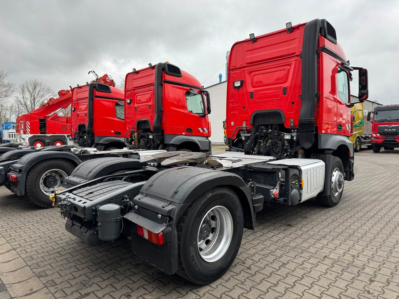 Mercedes-Benz Arocs 1845 LS 4x4 HAD *Kipphyd. Euro6 Blatt/Luft - Sattelzugmaschine: das Bild 4 Mercedes-Benz Arocs 1845 LS 4x4 HAD *Kipphyd. Euro6 Blatt/Luft - Sattelzugmaschine: das Bild 4