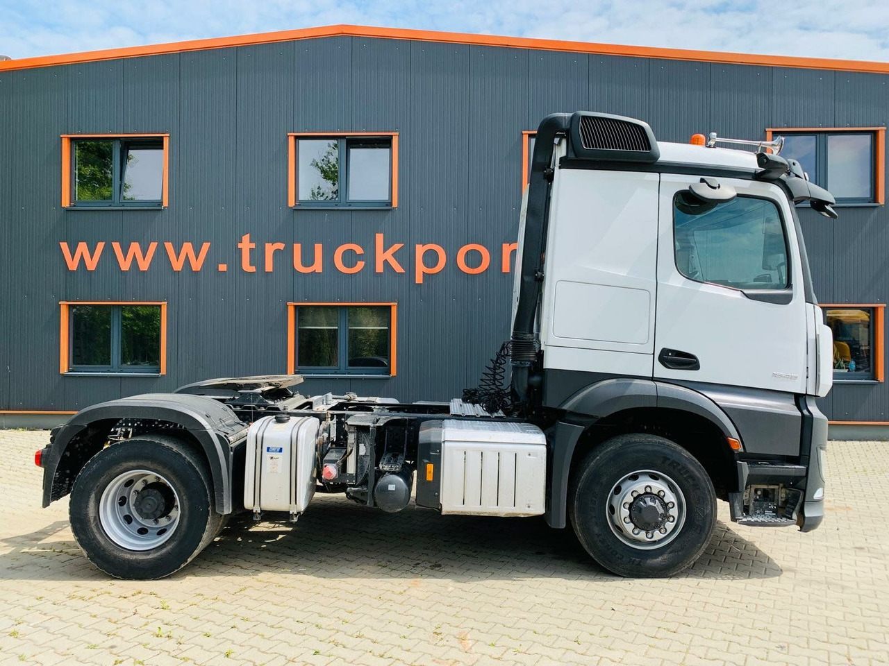 Mercedes-Benz Arocs 1846 LS 4x4 HAD *Kipphyd. Euro6 Blatt/Luft - Sattelzugmaschine: das Bild 5 Mercedes-Benz Arocs 1846 LS 4x4 HAD *Kipphyd. Euro6 Blatt/Luft - Sattelzugmaschine: das Bild 5