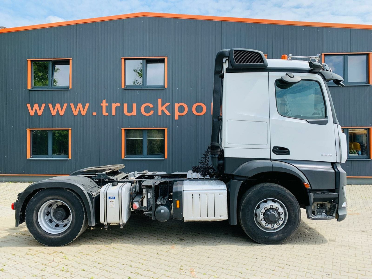 Mercedes-Benz Arocs 1846 LS 4x4 HAD *Kipphyd. Euro6 Blatt/Luft - Sattelzugmaschine: das Bild 4 Mercedes-Benz Arocs 1846 LS 4x4 HAD *Kipphyd. Euro6 Blatt/Luft - Sattelzugmaschine: das Bild 4