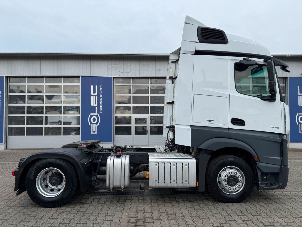 Mercedes-Benz MB Actros 1845 LS Sattelzugmaschine 4x2 - Sattelzugmaschine: das Bild 4 Mercedes-Benz MB Actros 1845 LS Sattelzugmaschine 4x2 - Sattelzugmaschine: das Bild 4