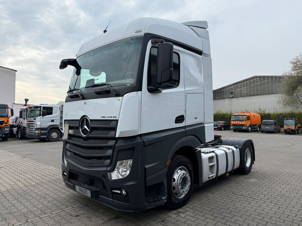 Mercedes-Benz MB Actros 1845 LS Sattelzugmaschine 4x2 - Sattelzugmaschine: das Bild 2 Mercedes-Benz MB Actros 1845 LS Sattelzugmaschine 4x2 - Sattelzugmaschine: das Bild 2