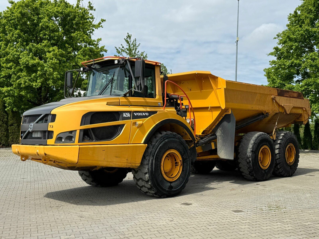 Volvo A25G Dumper 22,5 Ton 11.361 Stunden Volvo A25G Dumper 22,5 Ton 11.361 Stunden - Knickgelenkter Dumper: das Bild 2 Volvo A25G Dumper 22,5 Ton 11.361 Stunden Volvo A25G Dumper 22,5 Ton 11.361 Stunden - Knickgelenkter Dumper: das Bild 2