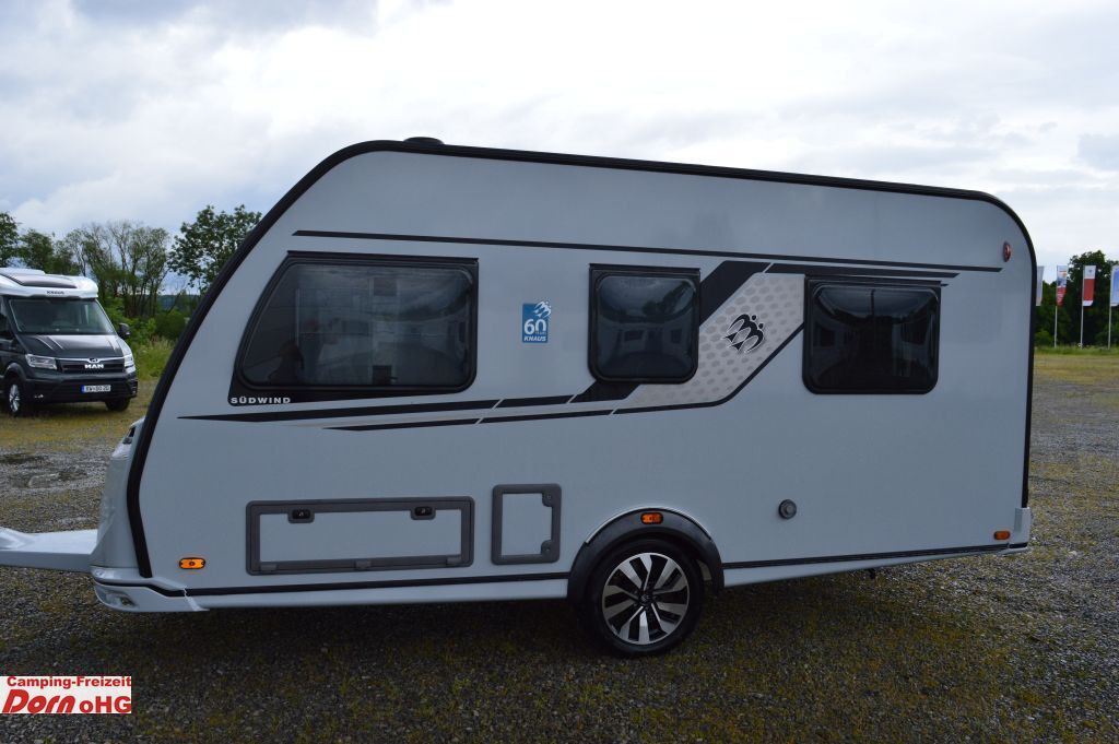 Knaus Südwind 420 QD 60 YEARS Kühlschrank 142l - Wohnwagen: das Bild 4 Knaus Südwind 420 QD 60 YEARS Kühlschrank 142l - Wohnwagen: das Bild 4