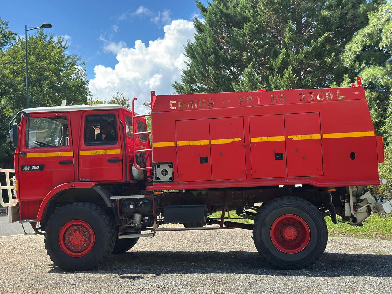RENAULT M180 - Feuerwehrfahrzeug: das Bild 4 RENAULT M180 - Feuerwehrfahrzeug: das Bild 4