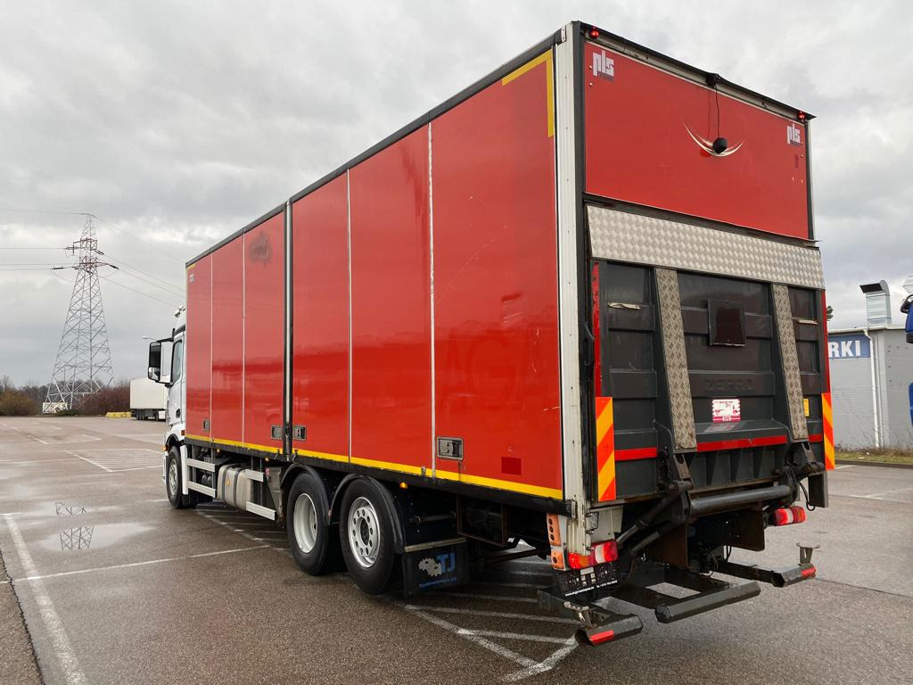 MERCEDES-BENZ ACTROS 2542 - Koffer LKW: das Bild 4 MERCEDES-BENZ ACTROS 2542 - Koffer LKW: das Bild 4
