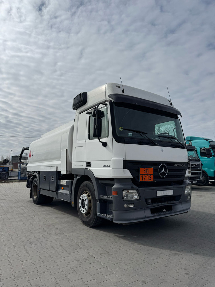MERCEDES-BENZ Actros 1844 - Tankwagen: das Bild 1 MERCEDES-BENZ Actros 1844 - Tankwagen: das Bild 1