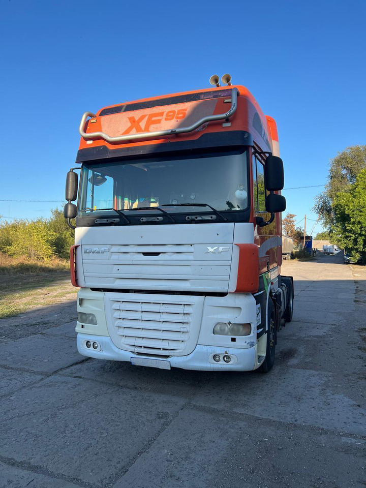 DAF XF95.430 ID1656S - Sattelzugmaschine: das Bild 1 DAF XF95.430 ID1656S - Sattelzugmaschine: das Bild 1