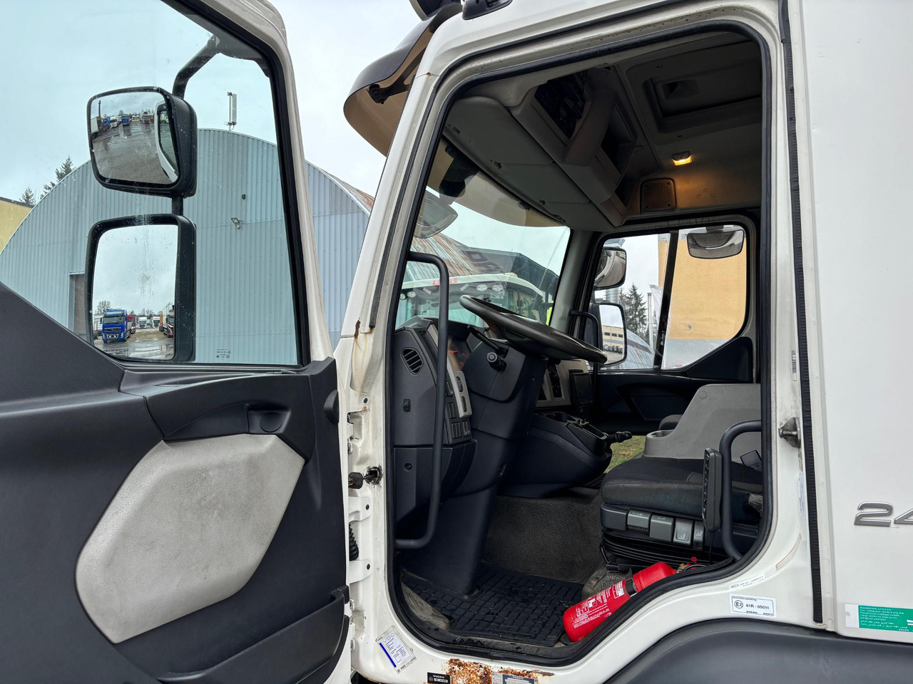 VOLVO FL 240 - Kühlkoffer LKW: das Bild 5 VOLVO FL 240 - Kühlkoffer LKW: das Bild 5