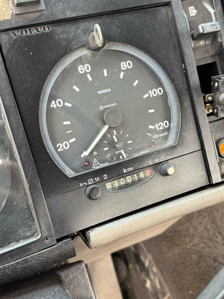 Kipper, Autokran VOLVO FL614: das Bild 19