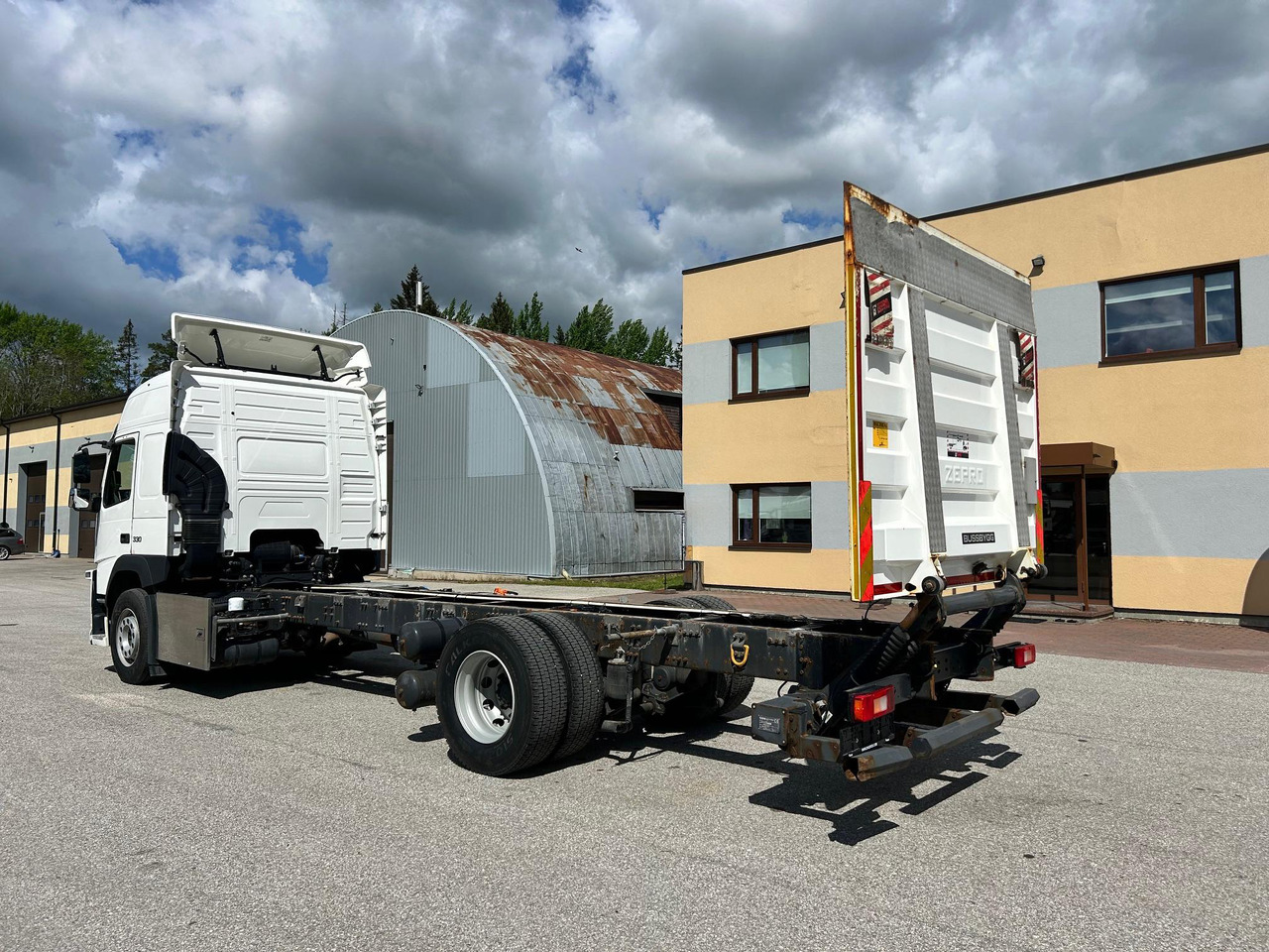 VOLVO FM330 - Fahrgestell LKW: das Bild 5 VOLVO FM330 - Fahrgestell LKW: das Bild 5