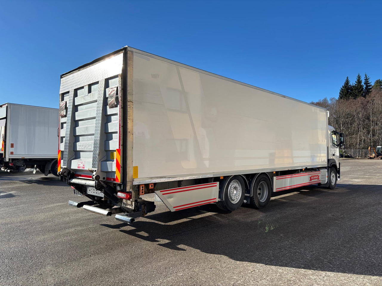 VOLVO FM330 - Kühlkoffer LKW: das Bild 4 VOLVO FM330 - Kühlkoffer LKW: das Bild 4