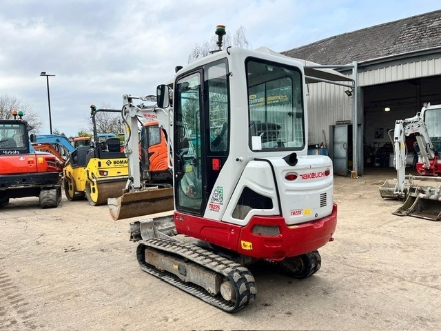 Takeuchi TB 225 - Minibagger: das Bild 4 Takeuchi TB 225 - Minibagger: das Bild 4