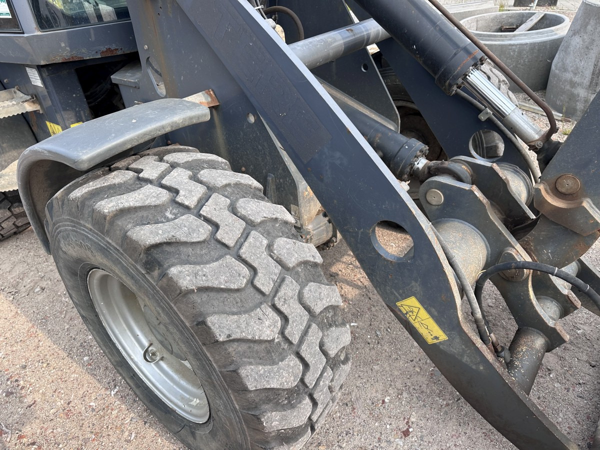 TEREX TL 120 - 30 Km/h Schaufel + Palettengabel Top ! - Radlader: das Bild 5 TEREX TL 120 - 30 Km/h Schaufel + Palettengabel Top ! - Radlader: das Bild 5