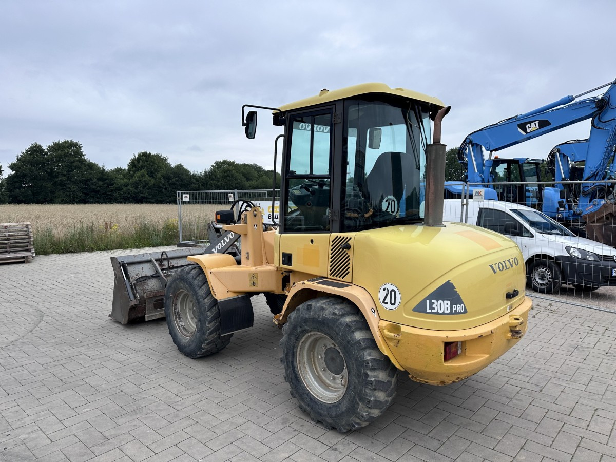 VOLVO L 30 B PRO 3er Kreis Klappschaufel+Palettengabel - Radlader: das Bild 5 VOLVO L 30 B PRO 3er Kreis Klappschaufel+Palettengabel - Radlader: das Bild 5