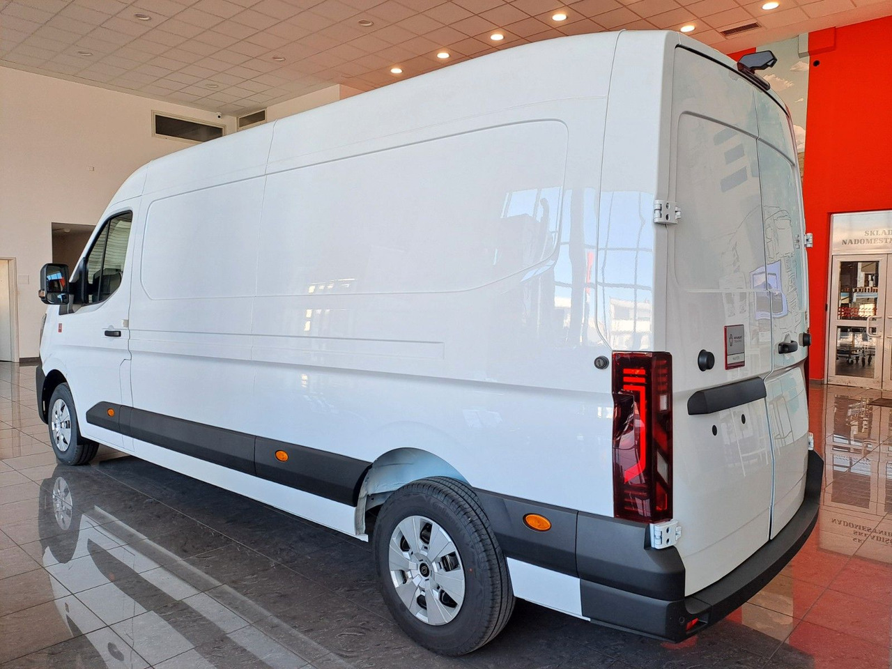 Renault Master L3H2 150 - NAV Klimaaut. Holzb. 270° - Kastenwagen: das Bild 5 Renault Master L3H2 150 - NAV Klimaaut. Holzb. 270° - Kastenwagen: das Bild 5