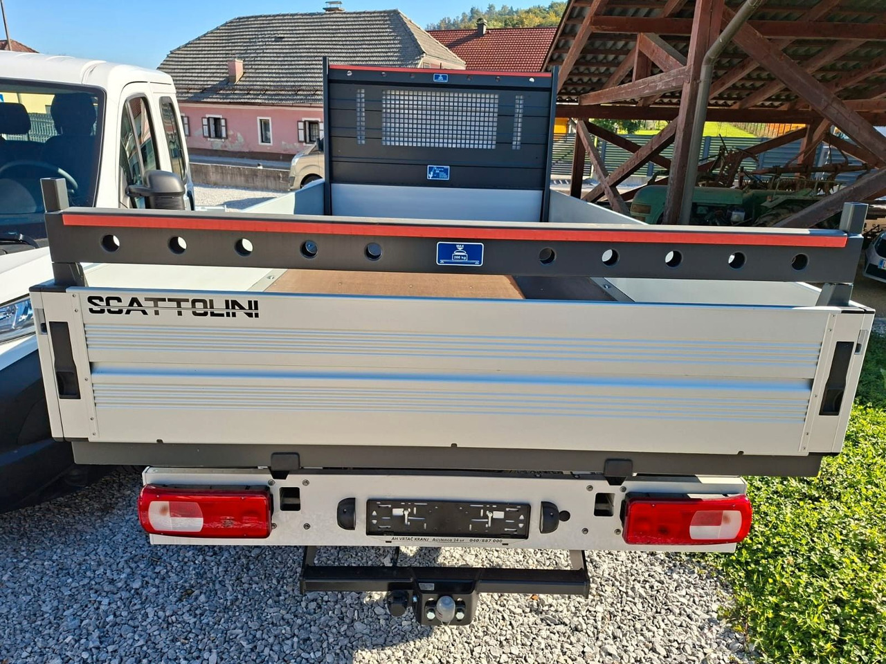 Volkswagen Crafter 35 L4 EKA Scattolini Pritsche 140 PS - Pritsche Transporter: das Bild 3 Volkswagen Crafter 35 L4 EKA Scattolini Pritsche 140 PS - Pritsche Transporter: das Bild 3