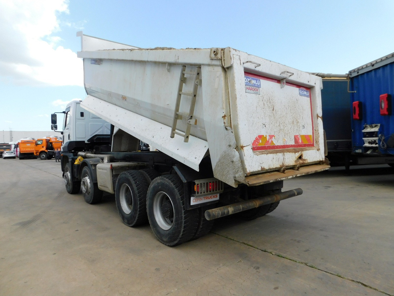Ford 4142d 8x4 dcab e6 16s2230 ecotorq - Kipper: das Bild 4 Ford 4142d 8x4 dcab e6 16s2230 ecotorq - Kipper: das Bild 4