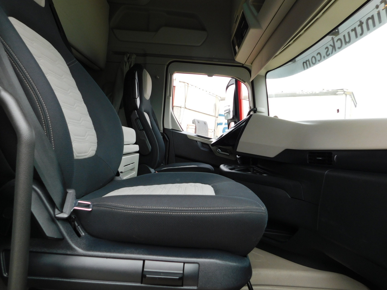 Ford F max ll 4x2 scab e6 12tx2620 - Sattelzugmaschine: das Bild 5 Ford F max ll 4x2 scab e6 12tx2620 - Sattelzugmaschine: das Bild 5