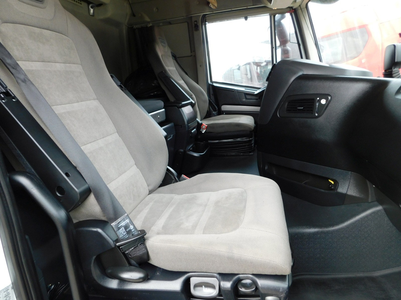 Iveco Stralis 420 - Sattelzugmaschine: das Bild 5 Iveco Stralis 420 - Sattelzugmaschine: das Bild 5