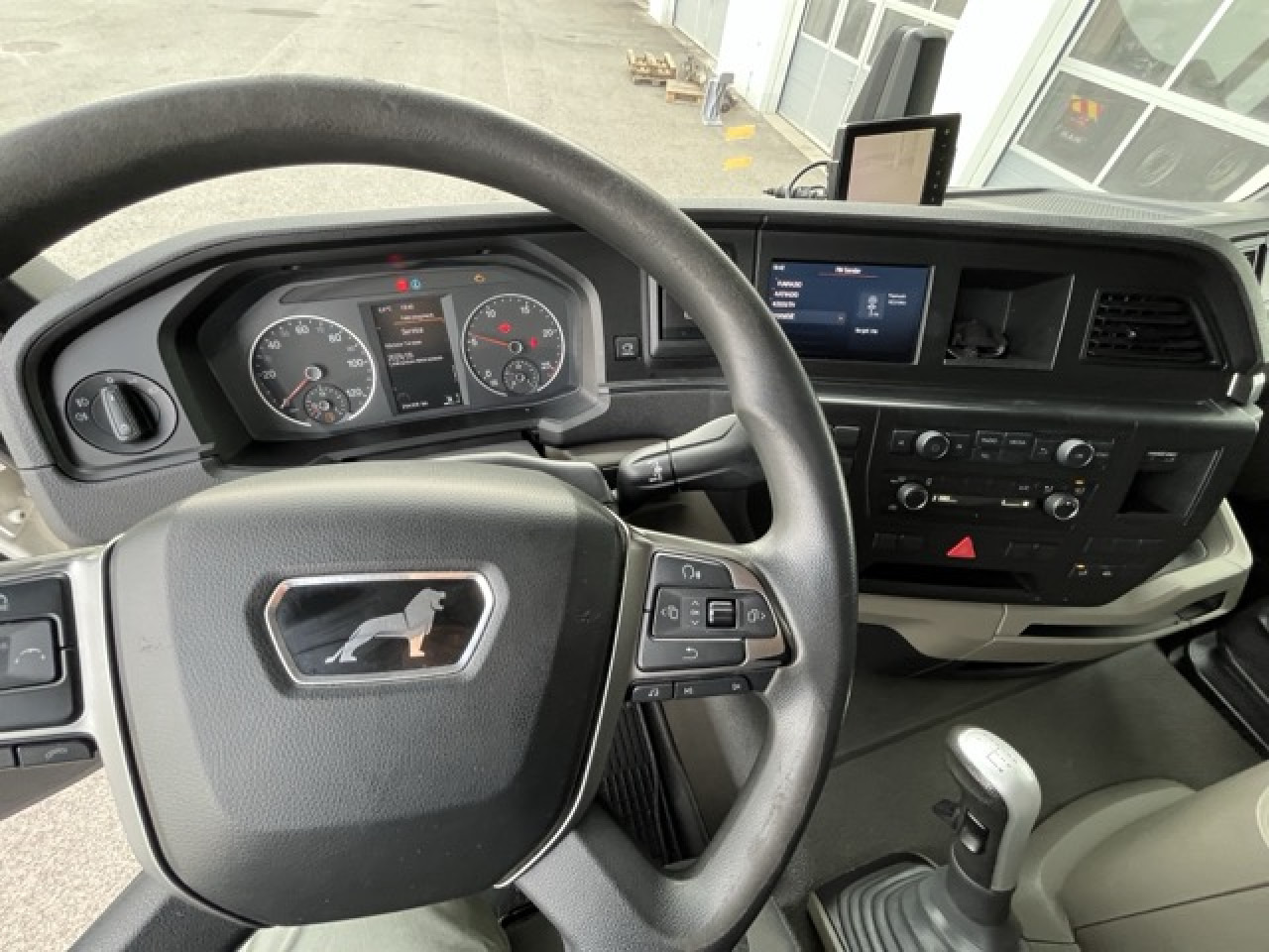 MAN TGS 26.360 6x2-4 LL Euro6 Klima AHK Luftfeder - Fahrgestell LKW: das Bild 2 MAN TGS 26.360 6x2-4 LL Euro6 Klima AHK Luftfeder - Fahrgestell LKW: das Bild 2