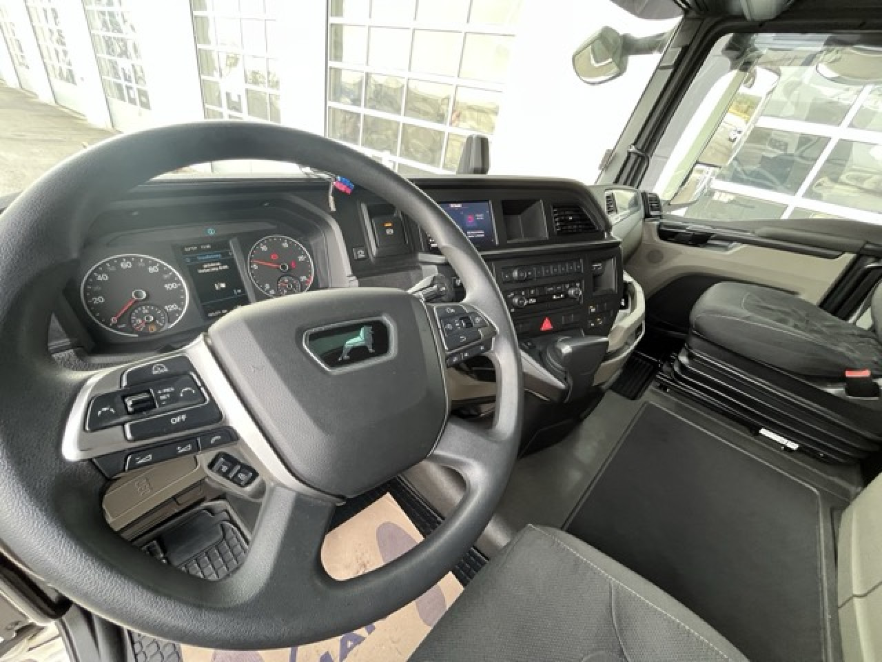 MAN TGX 26.470 6x2-4 LL CH Multiwechsler Euro6 Klima - Containerwagen/ Wechselfahrgestell LKW: das Bild 5 MAN TGX 26.470 6x2-4 LL CH Multiwechsler Euro6 Klima - Containerwagen/ Wechselfahrgestell LKW: das Bild 5