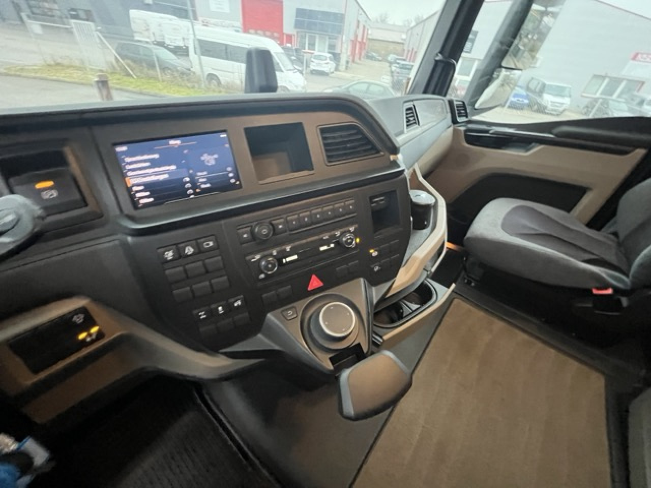 MAN TGX 18.470 4x2 BLS Euro6 Retarder Klima Luftfeder - Sattelzugmaschine: das Bild 3 MAN TGX 18.470 4x2 BLS Euro6 Retarder Klima Luftfeder - Sattelzugmaschine: das Bild 3