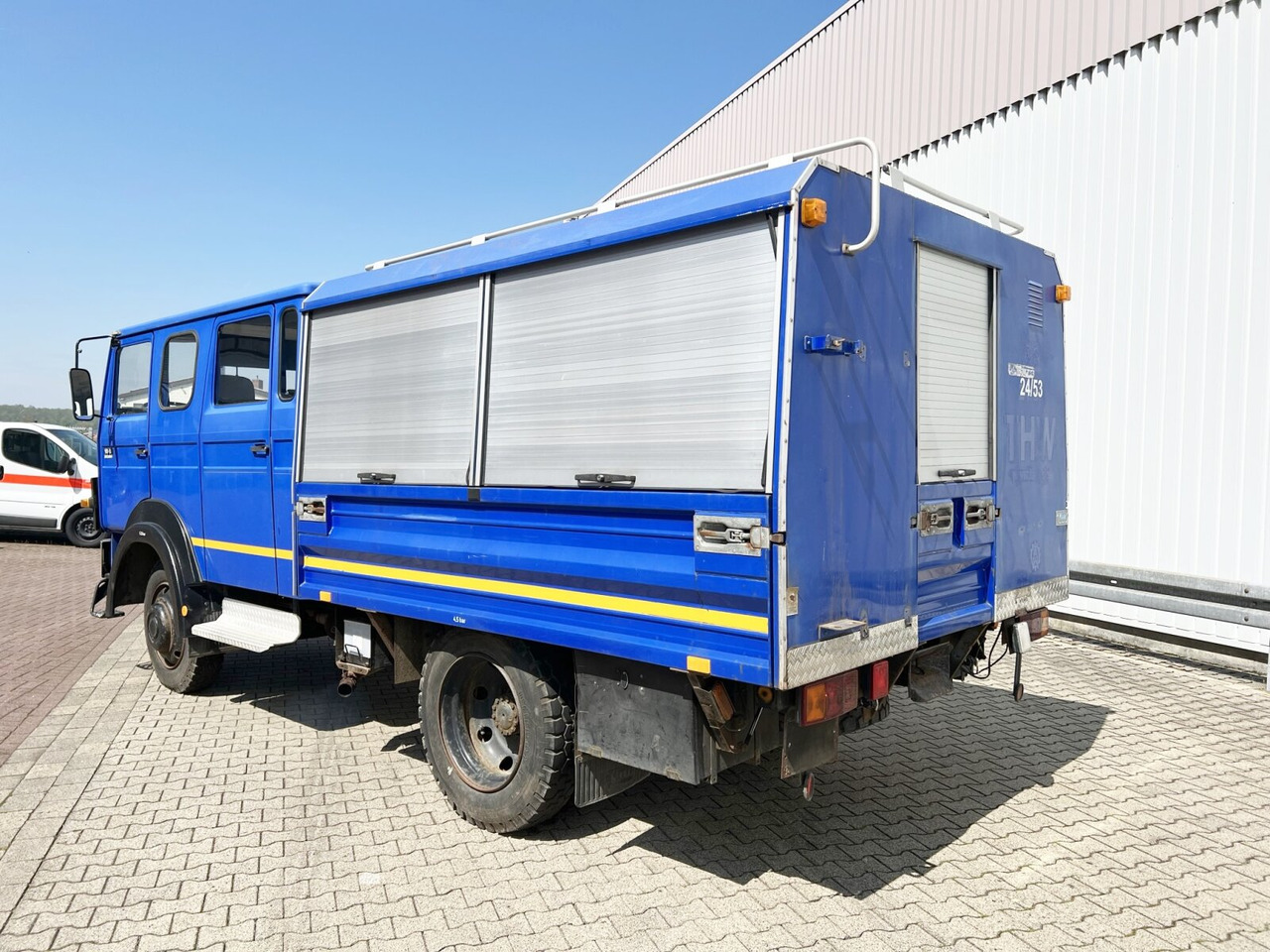 Feuerwehrfahrzeug 90-16 AW 4x4 Doka 90-16 AW 4x4 Doka, Mannschaftswagen: das Bild 13