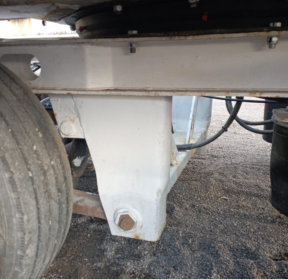 AT 400 AT 400, Verbr. auf 3m, Radmulden, hydr. Rampen - Tieflader Anhänger: das Bild 4 AT 400 AT 400, Verbr. auf 3m, Radmulden, hydr. Rampen - Tieflader Anhänger: das Bild 4