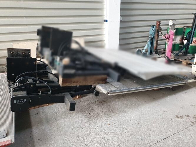 Baer Cargolift Ladebordwand Baer Cargolift Ladebordwand 2t BÄR Typ BC2000S4 - Ladebordwand: das Bild 1 Baer Cargolift Ladebordwand Baer Cargolift Ladebordwand 2t BÄR Typ BC2000S4 - Ladebordwand: das Bild 1