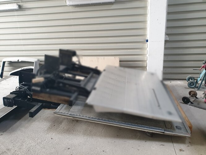 Baer Cargolift Ladebordwand Baer Cargolift Ladebordwand 2t BÄR Typ BC2000S4 - Ladebordwand: das Bild 3 Baer Cargolift Ladebordwand Baer Cargolift Ladebordwand 2t BÄR Typ BC2000S4 - Ladebordwand: das Bild 3
