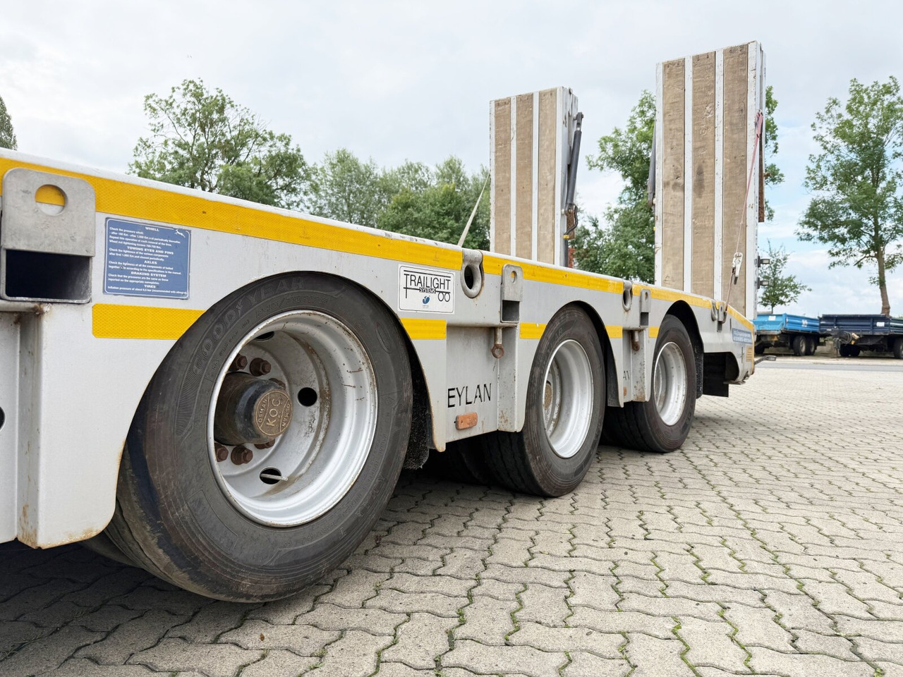 CYL 3 CYL 3, mit Lift-/Lenkachse, faltbare Rampen - Tieflader Auflieger: das Bild 3 CYL 3 CYL 3, mit Lift-/Lenkachse, faltbare Rampen - Tieflader Auflieger: das Bild 3