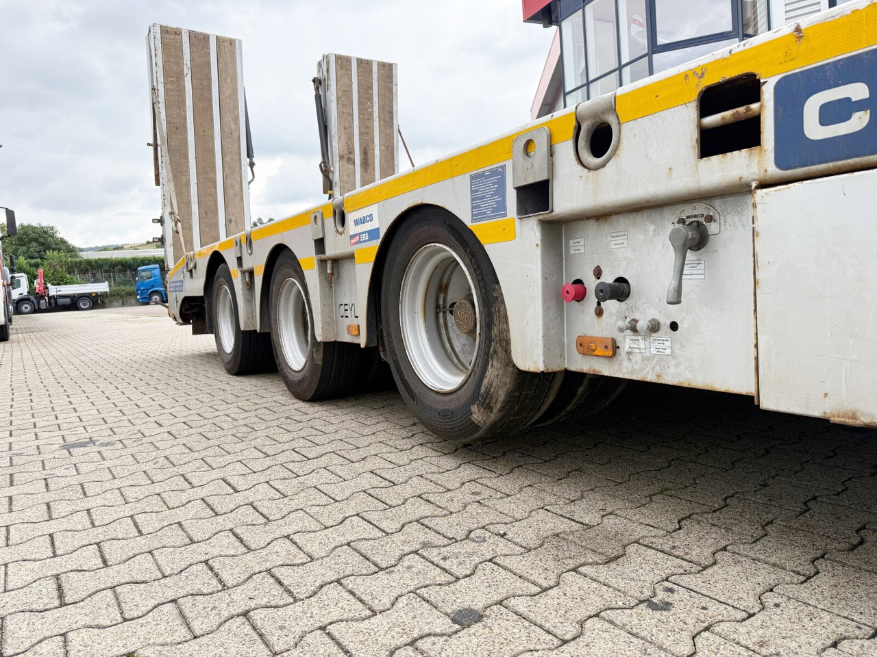 CYL 3 CYL 3, mit Lift-/Lenkachse, faltbare Rampen - Tieflader Auflieger: das Bild 2 CYL 3 CYL 3, mit Lift-/Lenkachse, faltbare Rampen - Tieflader Auflieger: das Bild 2