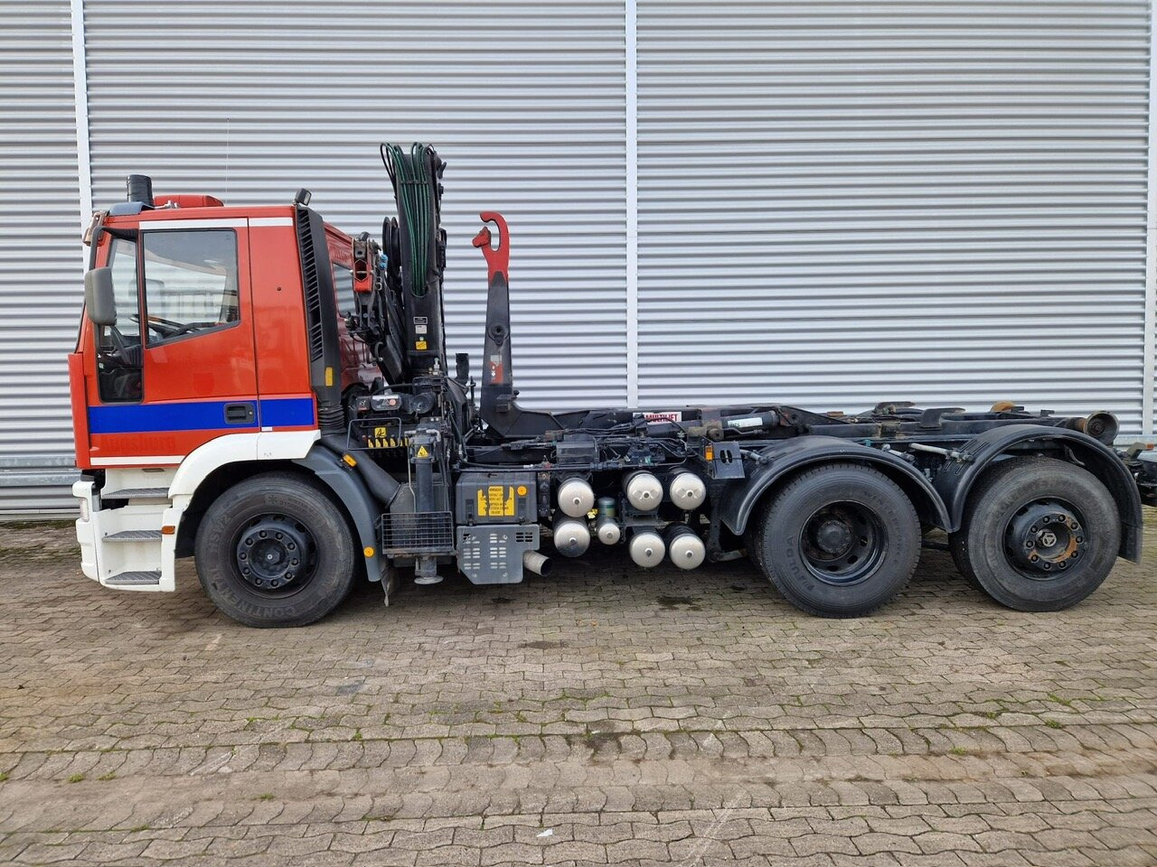 EuroTech 240E38 6x2-4 EuroTech 240E38 6x2-4, Lift-/Lenkachse, Seilwinde, Kran Hiab 100 - Abrollkipper, Autokran: das Bild 1 EuroTech 240E38 6x2-4 EuroTech 240E38 6x2-4, Lift-/Lenkachse, Seilwinde, Kran Hiab 100 - Abrollkipper, Autokran: das Bild 1
