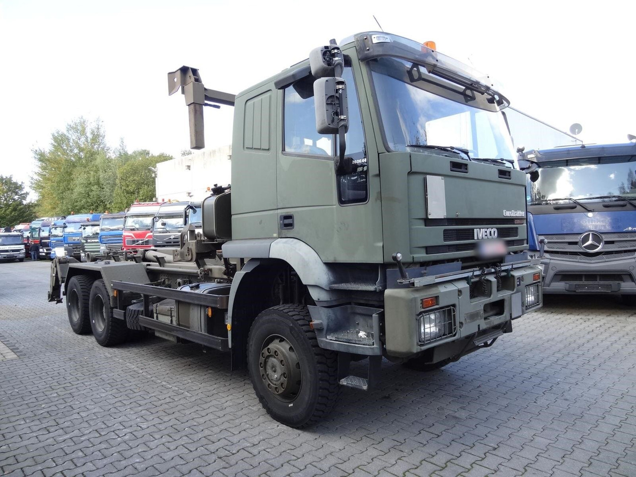 EuroTrakker 260E44W 6X6 EuroTrakker 260E44W 6X6, Retarder, ADR - Abrollkipper: das Bild 2 EuroTrakker 260E44W 6X6 EuroTrakker 260E44W 6X6, Retarder, ADR - Abrollkipper: das Bild 2