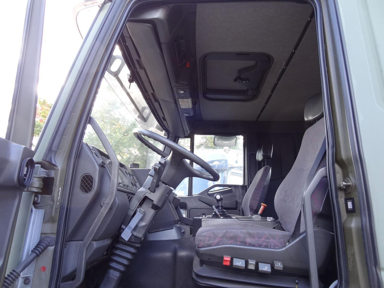 Abrollkipper EuroTrakker 260E44W 6X6 EuroTrakker 260E44W 6X6, Retarder, ADR: das Bild 6