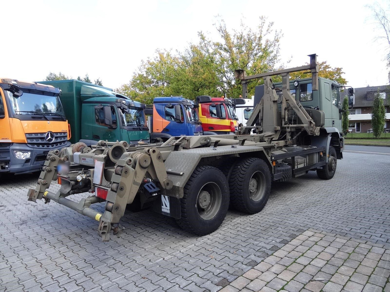 EuroTrakker 260E44W 6X6 EuroTrakker 260E44W 6X6, Retarder, ADR - Abrollkipper: das Bild 4 EuroTrakker 260E44W 6X6 EuroTrakker 260E44W 6X6, Retarder, ADR - Abrollkipper: das Bild 4
