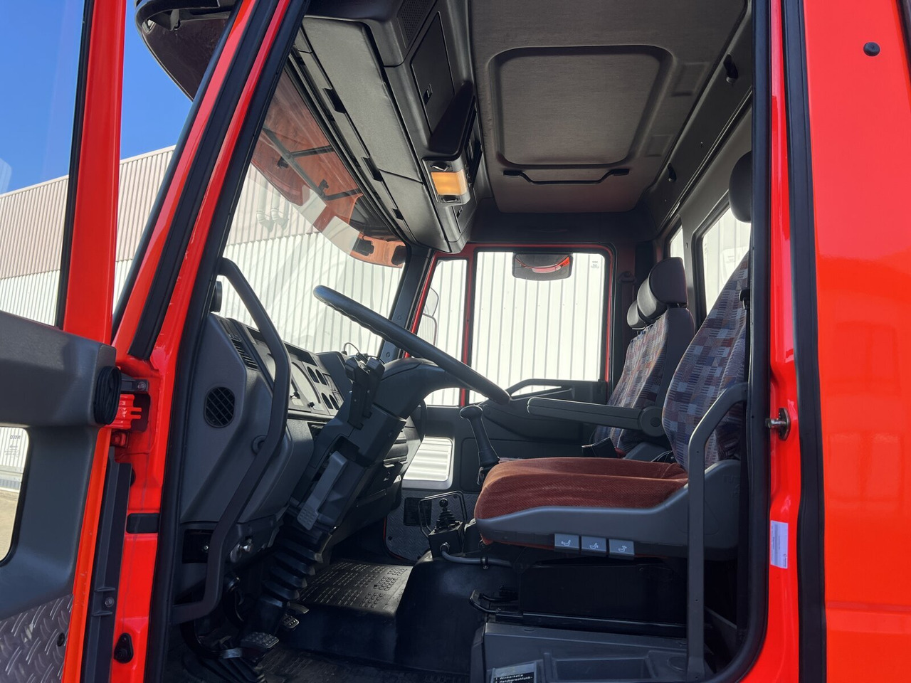 FF 95 E 18 WR 4x4 FF 95 E 18 WR 4x4, 6000l Wassertank - Tankwagen: das Bild 2 FF 95 E 18 WR 4x4 FF 95 E 18 WR 4x4, 6000l Wassertank - Tankwagen: das Bild 2