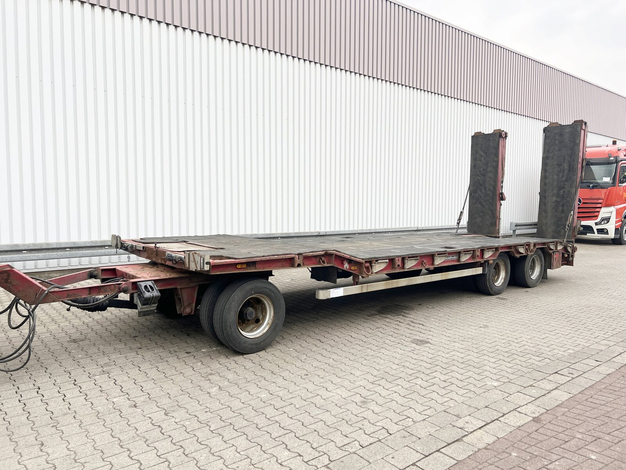 Goldhofer TU 3-24/80 TU 3-24/80, hydr. Rampen, Verbr. auf 3m - Tieflader Anhänger: das Bild 1 Goldhofer TU 3-24/80 TU 3-24/80, hydr. Rampen, Verbr. auf 3m - Tieflader Anhänger: das Bild 1