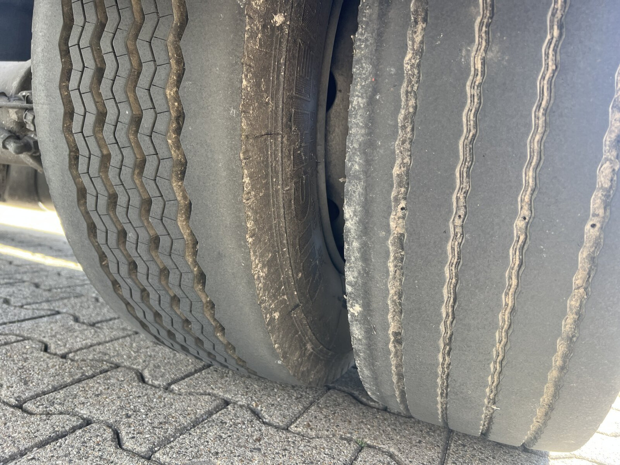 HSA 18.65 Schlittenabroller HUEFFERMANN HSA 18.65 Schlittenabroller - Abrollanhänger/ Absetzanhänger: das Bild 3 HSA 18.65 Schlittenabroller HUEFFERMANN HSA 18.65 Schlittenabroller - Abrollanhänger/ Absetzanhänger: das Bild 3