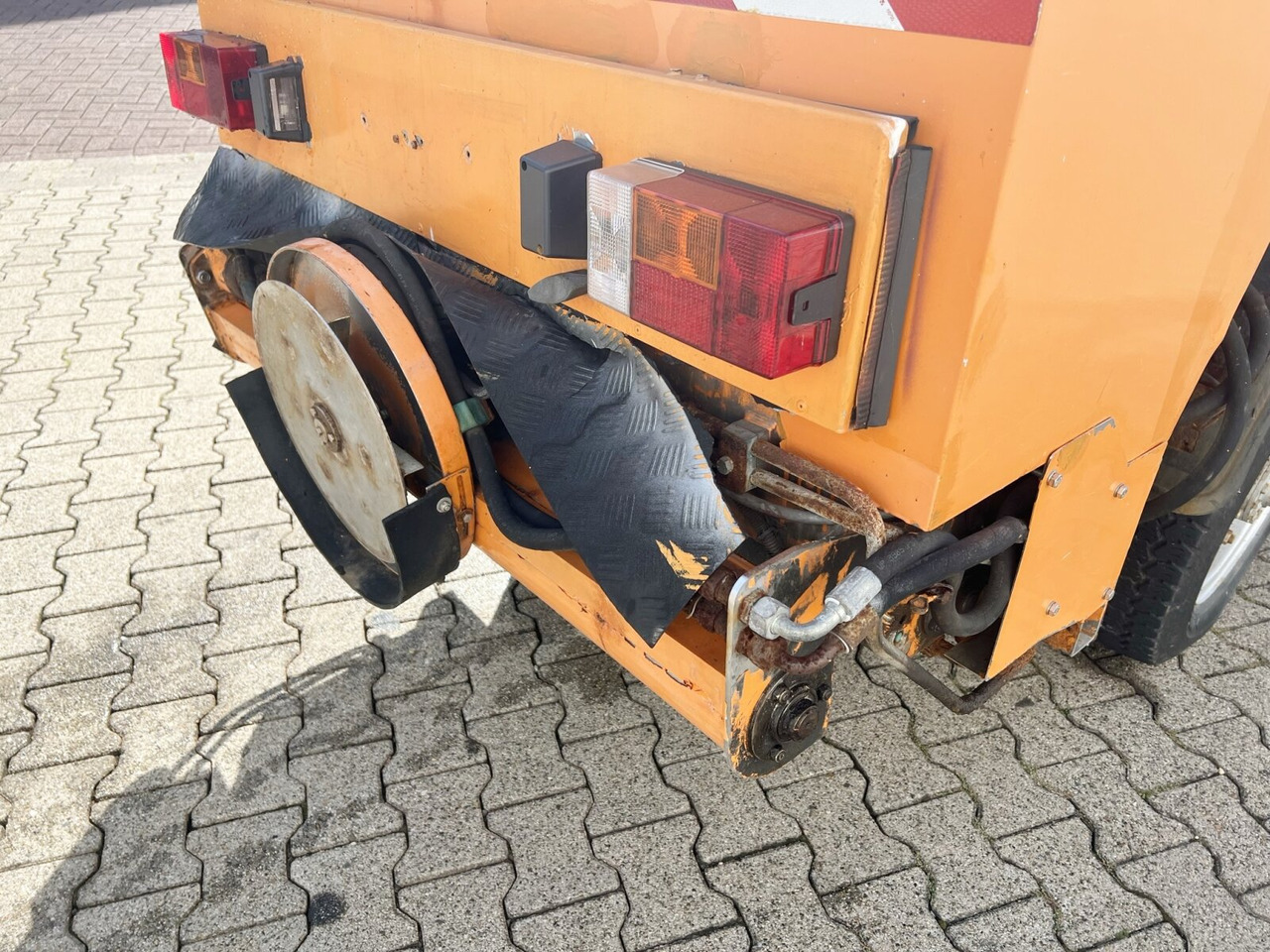 HY 1251 / 4x4 Bokimobil, Winterdienst, Kehr/Saugmaschine KIEFER HY 1251 / 4x4 Bokimobil, Winterdienst - Kommunaltraktor: das Bild 3 HY 1251 / 4x4 Bokimobil, Winterdienst, Kehr/Saugmaschine KIEFER HY 1251 / 4x4 Bokimobil, Winterdienst - Kommunaltraktor: das Bild 3
