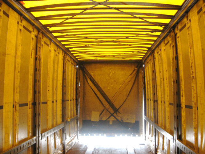 Hoffmann HSE - HSE, Mega, Jumbo - Planenauflieger: das Bild 3 Hoffmann HSE - HSE, Mega, Jumbo - Planenauflieger: das Bild 3