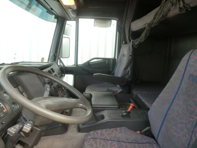 Innenraum Bild 2: Koffer LKW Iveco EuroTech 190E40 4x2 Euro Tech 190E40, Möbelkoffer, 49 cbm