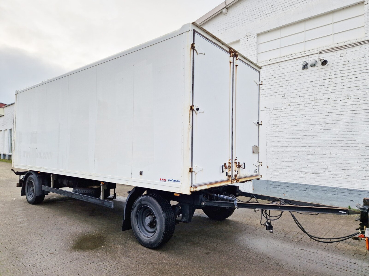 Kleiderkofferanhänger Hofmann, Kleiderkofferanhänger, durchladbar, LBW BÄR, 42 cbm - Koffer Anhänger: das Bild 1 Kleiderkofferanhänger Hofmann, Kleiderkofferanhänger, durchladbar, LBW BÄR, 42 cbm - Koffer Anhänger: das Bild 1