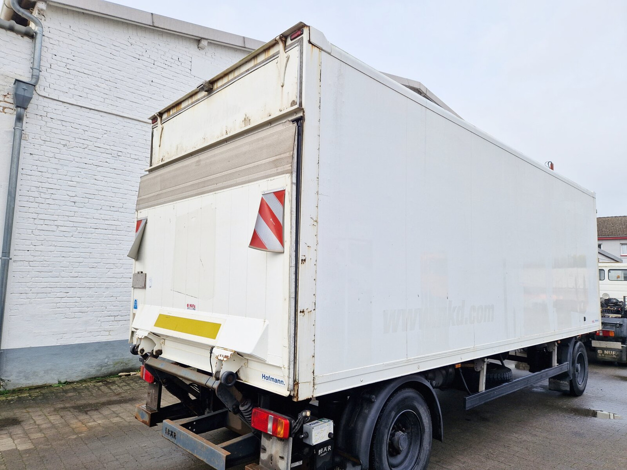 Kleiderkofferanhänger Hofmann, Kleiderkofferanhänger, durchladbar, LBW BÄR, 42 cbm - Koffer Anhänger: das Bild 4 Kleiderkofferanhänger Hofmann, Kleiderkofferanhänger, durchladbar, LBW BÄR, 42 cbm - Koffer Anhänger: das Bild 4