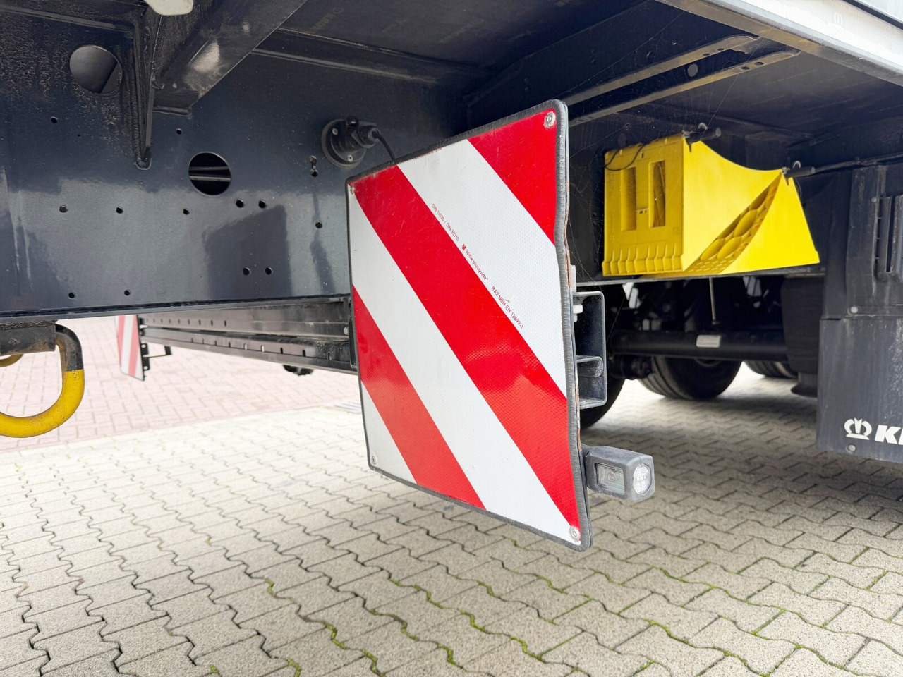 Krone SDP 27 SDP 27, Liftachse, Twist-Locks, 20/2x20/40Fuß, Neuwertig! - Pritschenauflieger/ Plattformauflieger: das Bild 3 Krone SDP 27 SDP 27, Liftachse, Twist-Locks, 20/2x20/40Fuß, Neuwertig! - Pritschenauflieger/ Plattformauflieger: das Bild 3