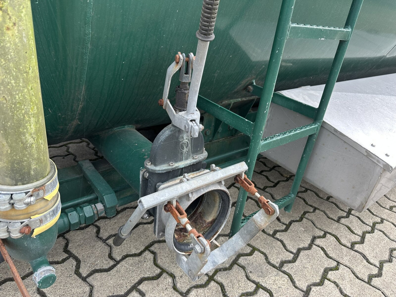 Gülletank Gülletank mit Punpe 14m³ - LKW: das Bild 2 Gülletank Gülletank mit Punpe 14m³ - LKW: das Bild 2